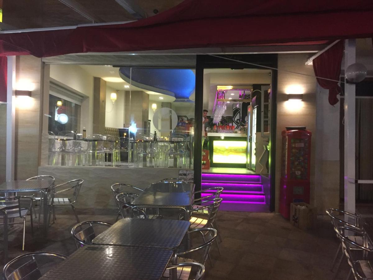 Hostal Costa Sol Castell de Ferro Dış mekan fotoğraf